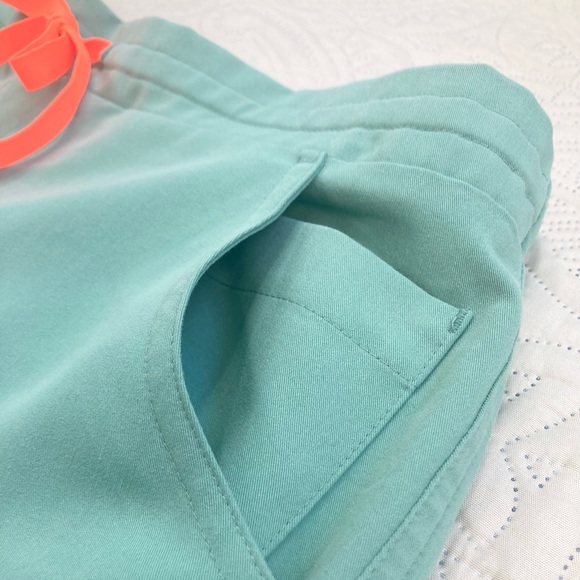 Figs Scrub Pants Yola™️ Skinny Scrub Pant Jade* Size Medium - Picture 11 of 16